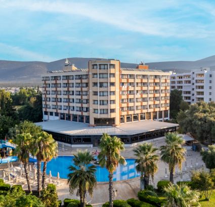 THE HOLIDAY RESORT HOTEL